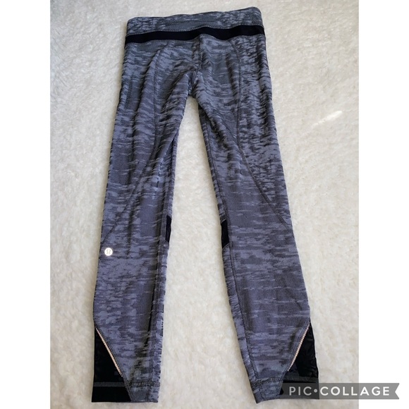 ❌SOLD❌Lululemon Inspire Tight II Size 6 - Picture 3 of 4